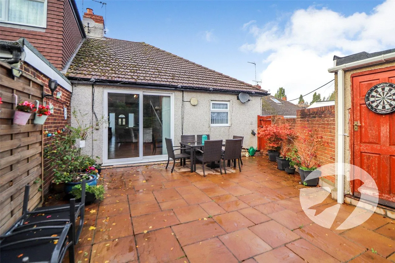 Carlton Road, DA8, photo 17