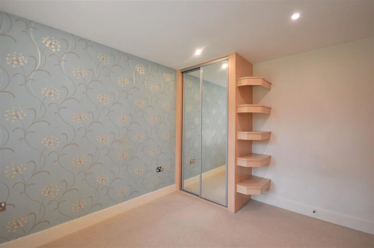 St Monicas Road, Kingswood, KT20, photo 10