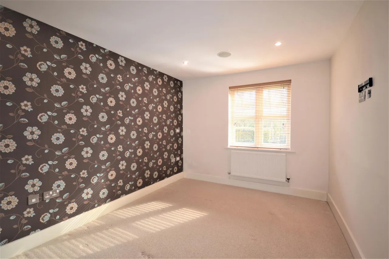 St Monicas Road, Kingswood, KT20, photo 7