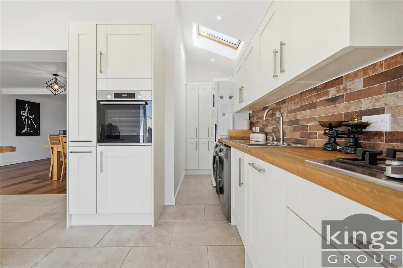 Primrose Path, Cheshunt, photo 9