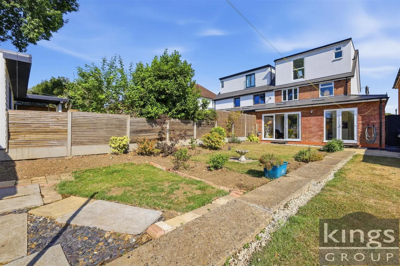Primrose Path, Cheshunt, photo 22