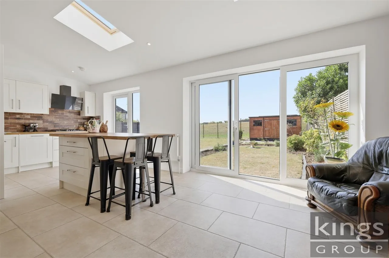 Primrose Path, Cheshunt, photo 8