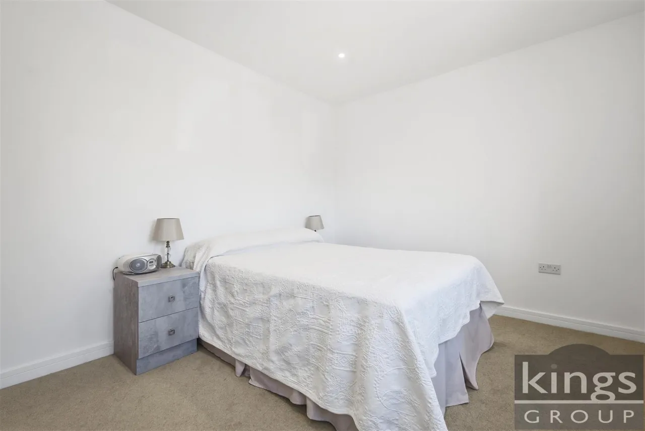 Primrose Path, Cheshunt, photo 18