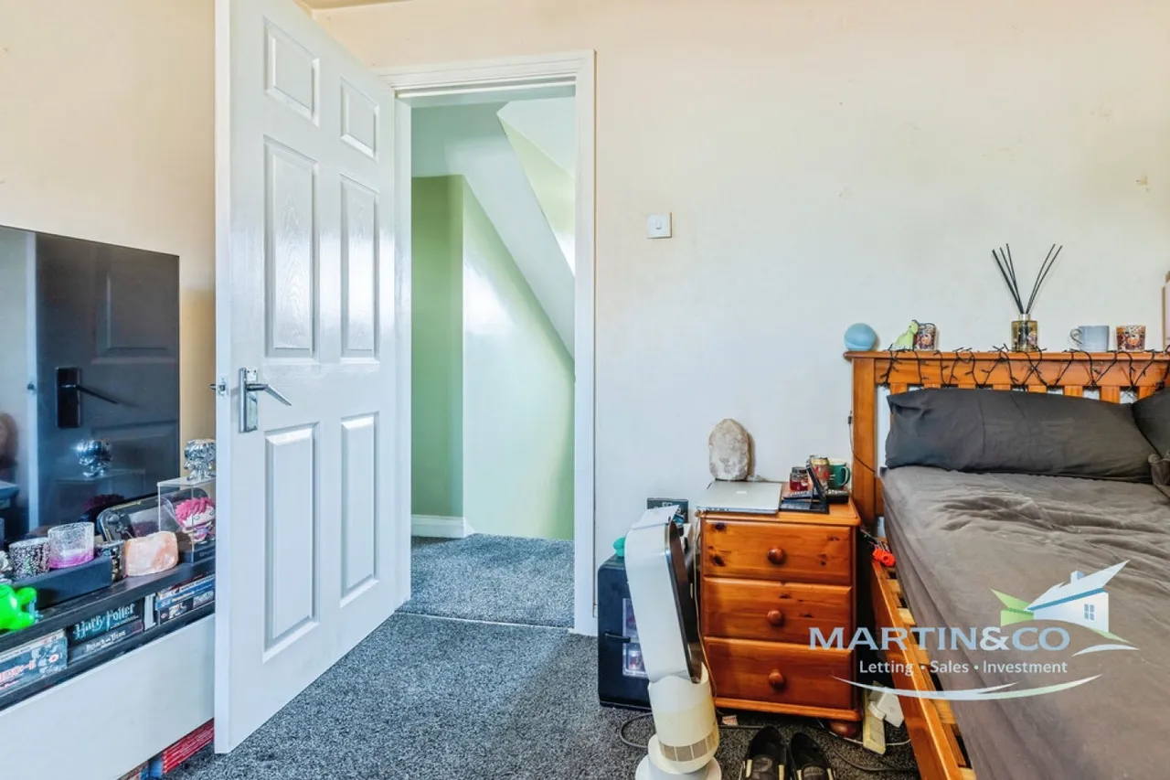 Chiltern Drive, Bury, BL8, photo 15