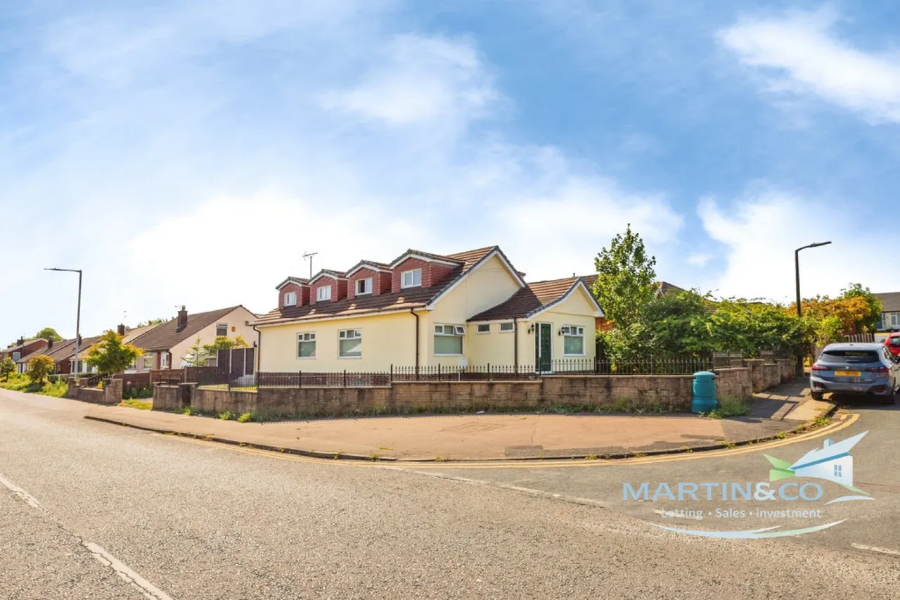 Chiltern Drive, Bury, BL8, photo 27
