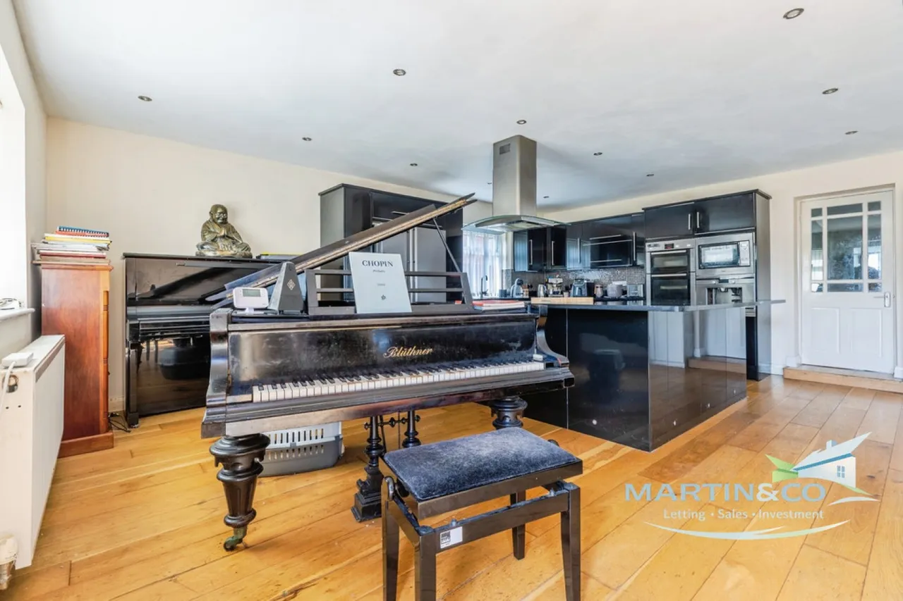 Chiltern Drive, Bury, BL8, photo 10