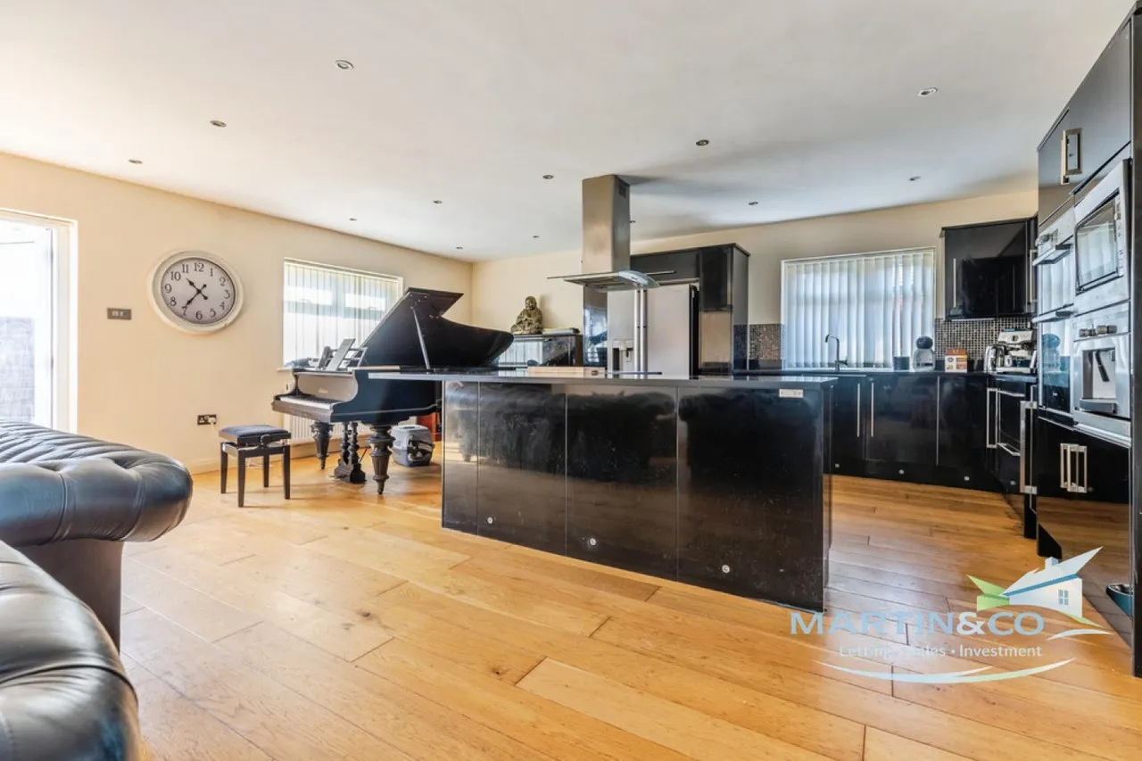 Chiltern Drive, Bury, BL8, photo 8