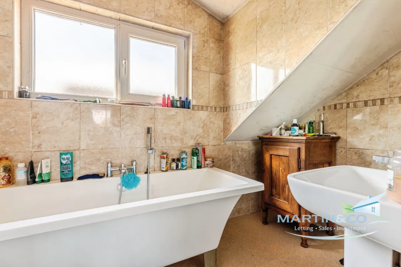 Chiltern Drive, Bury, BL8, photo 20