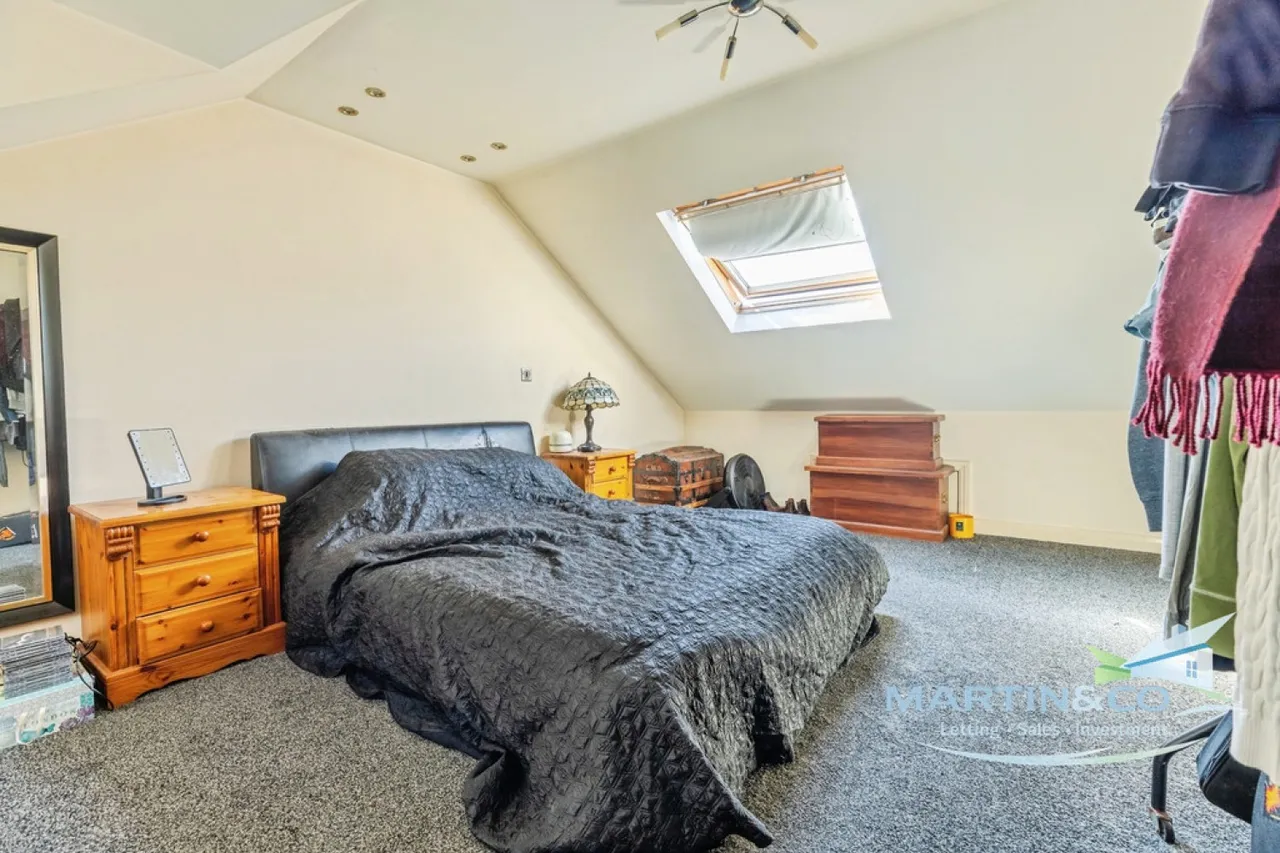 Chiltern Drive, Bury, BL8, photo 19