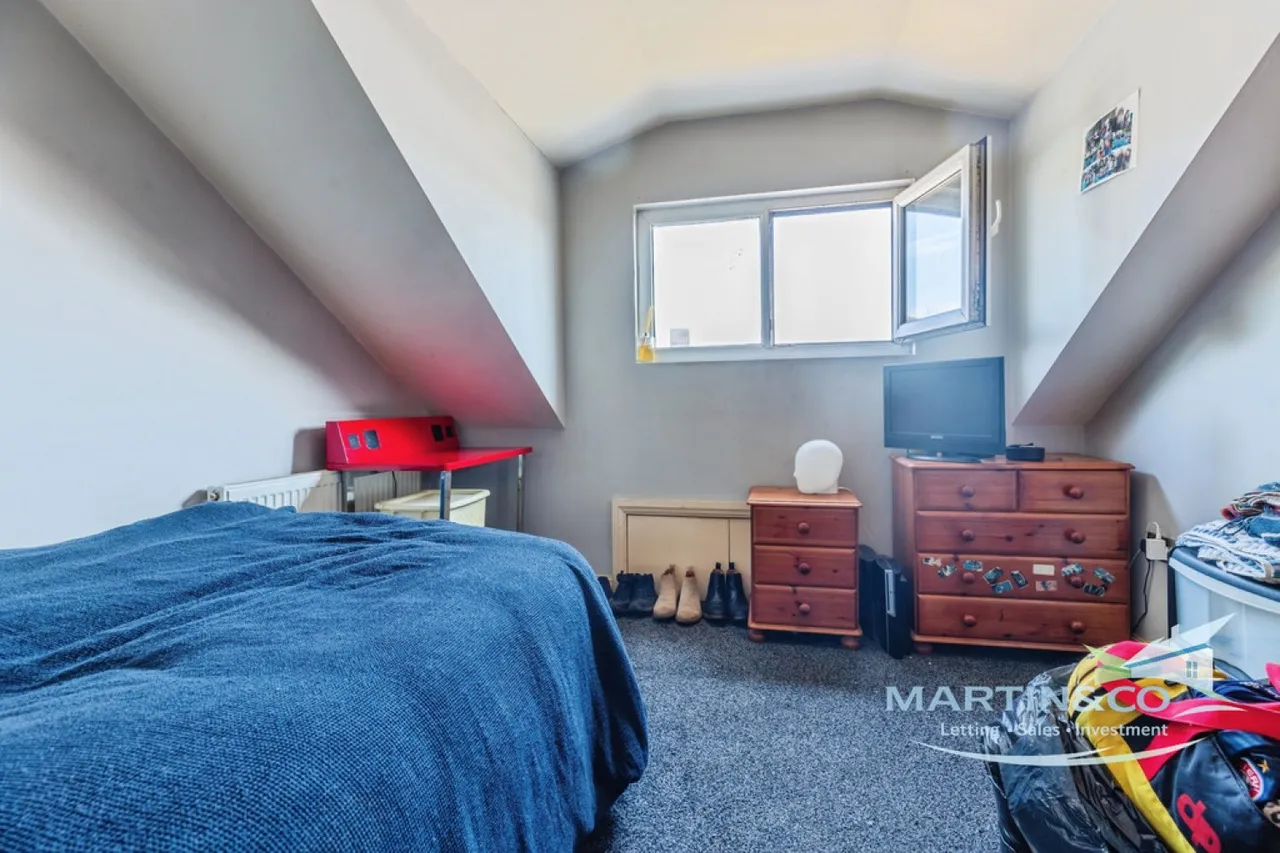 Chiltern Drive, Bury, BL8, photo 16