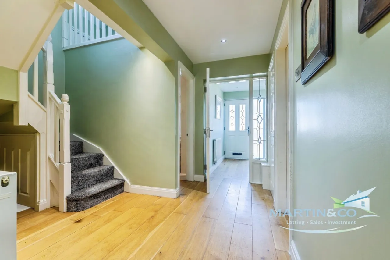 Chiltern Drive, Bury, BL8, photo 3