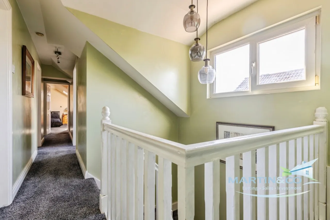 Chiltern Drive, Bury, BL8, photo 13