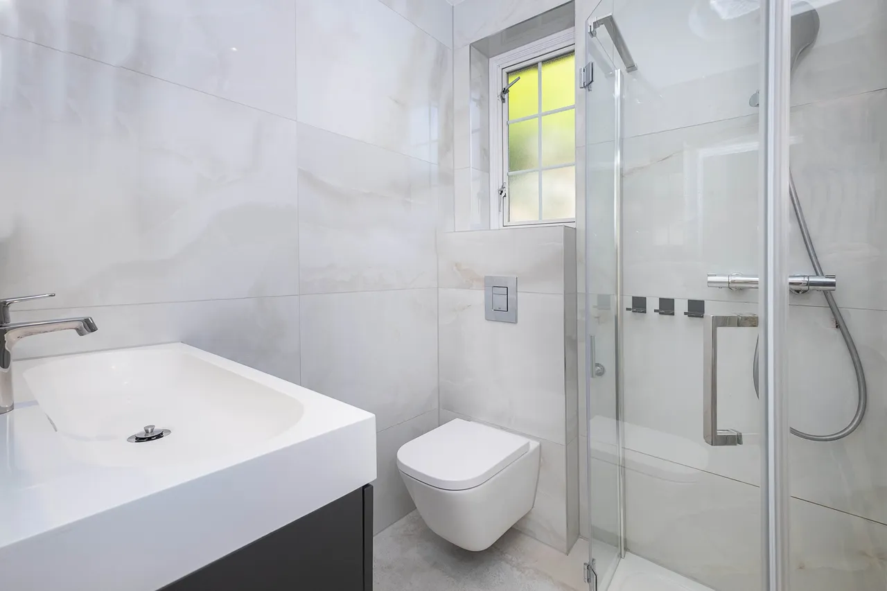 Raymond Road, London, SW19, photo 12