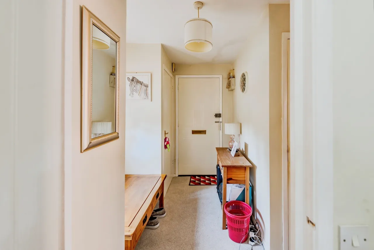 High Street, Lingfield, RH7, photo 9