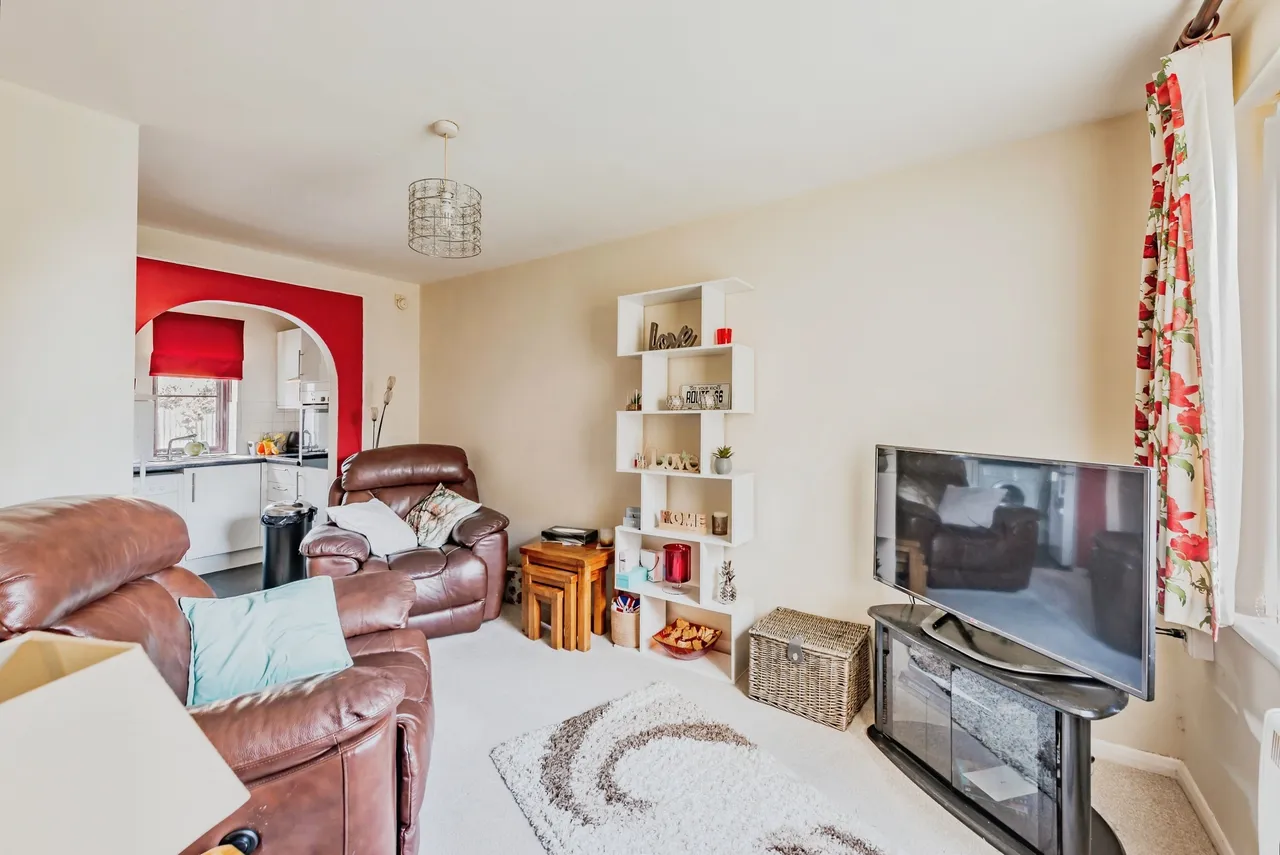 High Street, Lingfield, RH7, photo 5