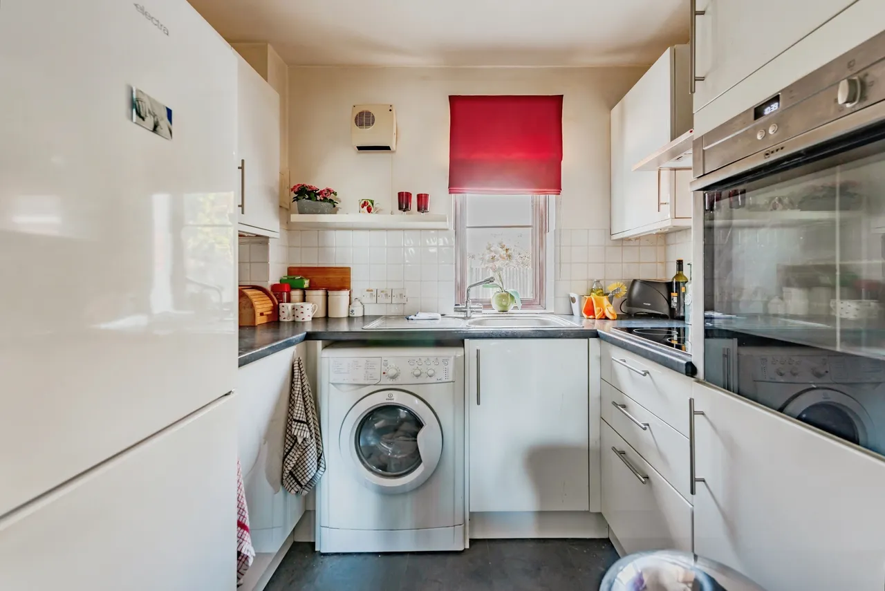 High Street, Lingfield, RH7, photo 6