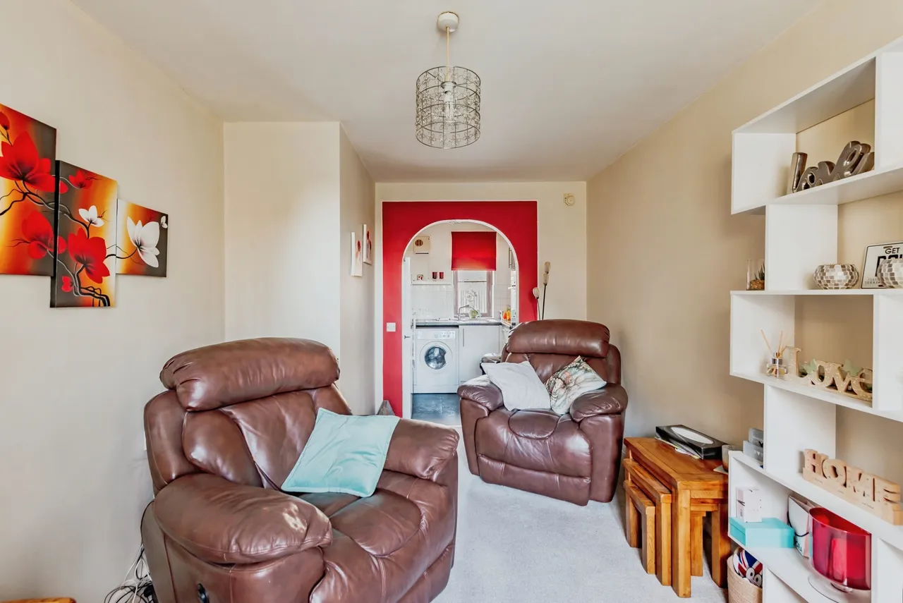 High Street, Lingfield, RH7, photo 8