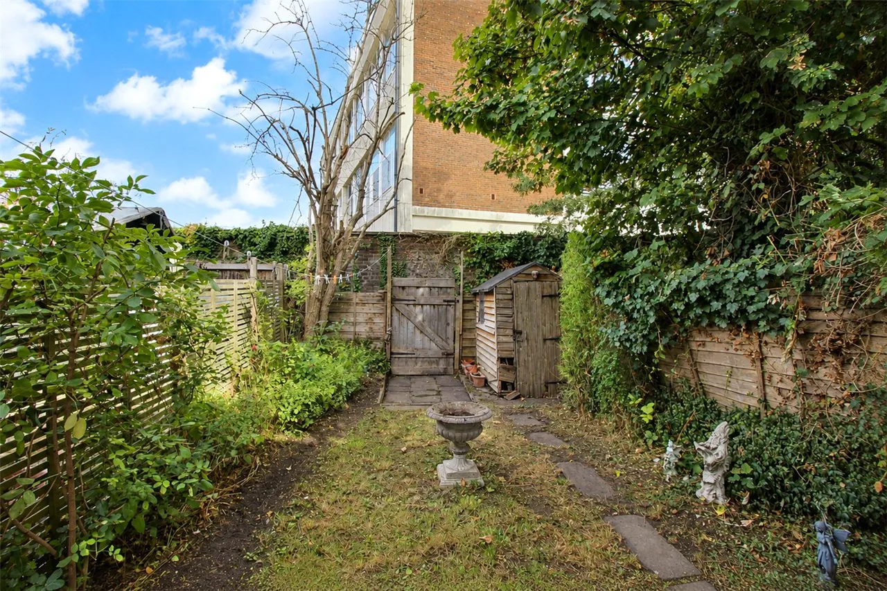 Glenhaven Avenue, Borehamwood, Hertfordshire, WD6, photo 3
