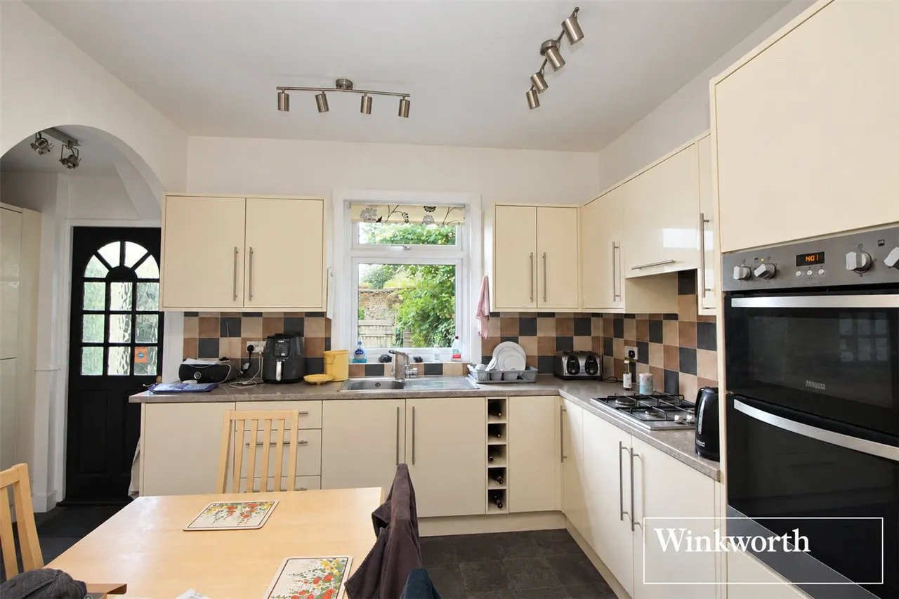 Glenhaven Avenue, Borehamwood, Hertfordshire, WD6, photo 9