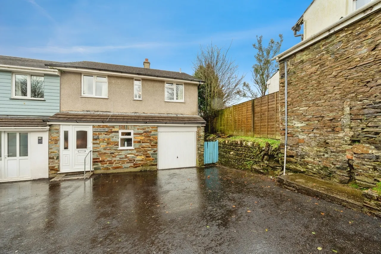 3 bed house for sale, Fore Street, Camelford, PL32