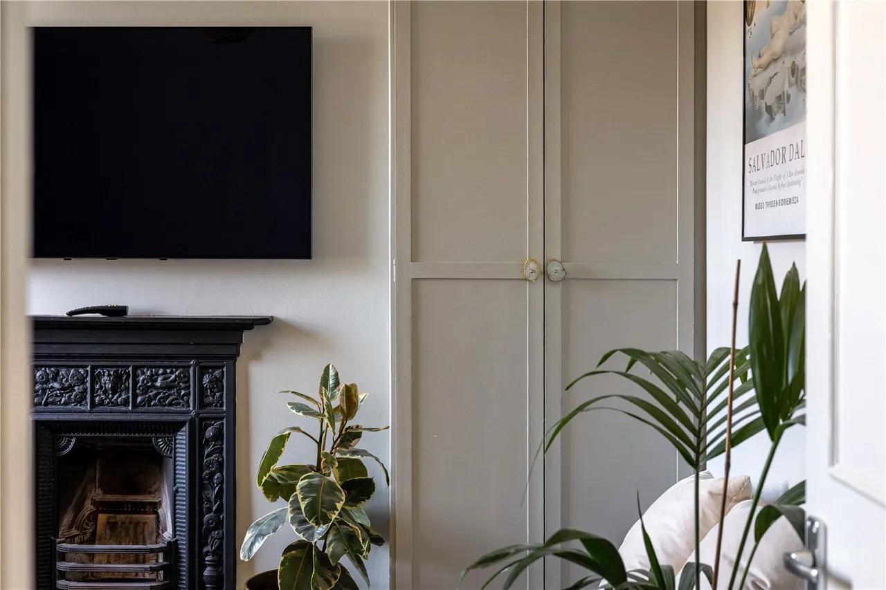2 bed flat for sale — Tremadoc Road, Clapham, London, SW4