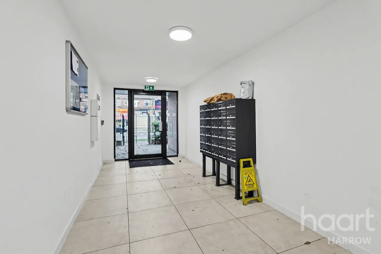 Alexandra Avenue, Rayners Lane, HA2, photo 3