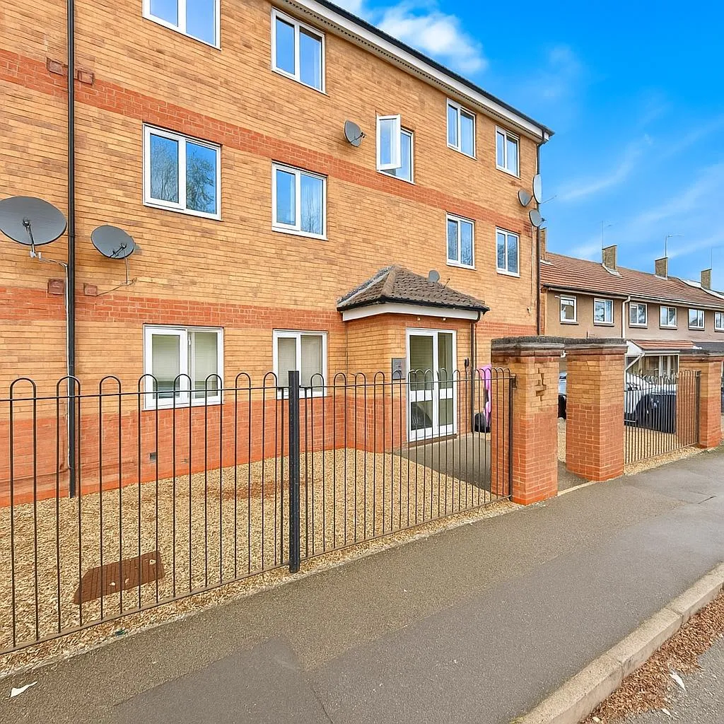 Pickering Court, Corby, NN18, photo 4