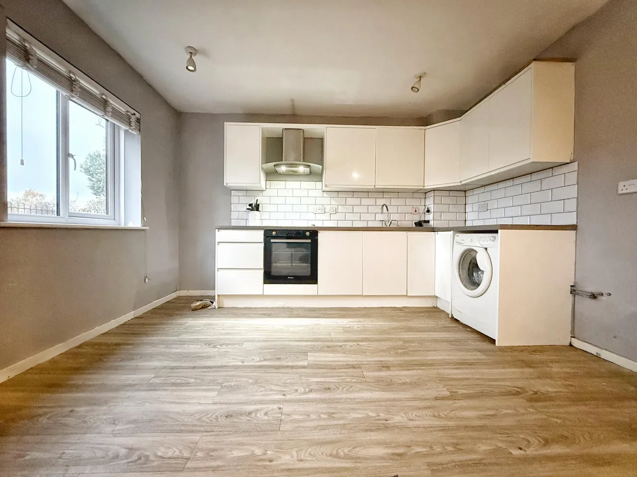 Pickering Court, Corby, NN18, photo 2