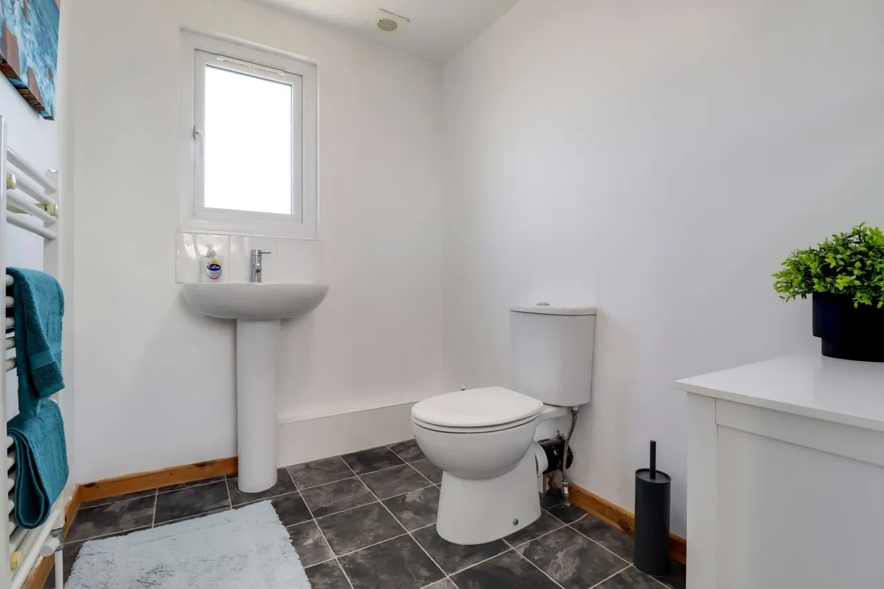 Sides Road, Pontefract, WF8, photo 21