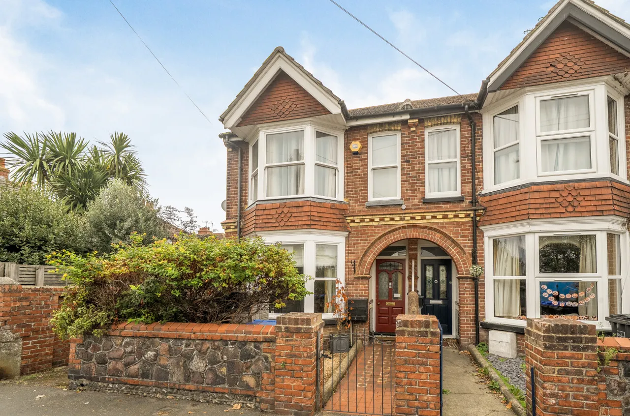 3 bed house for sale, Lyndhurst Road, Worthing, BN11