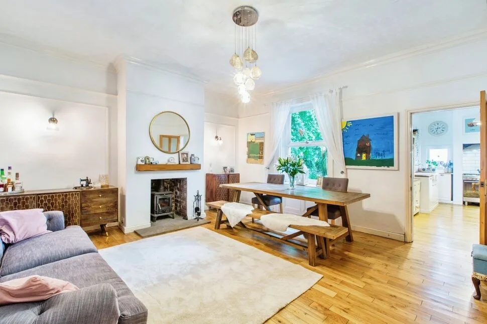 Victoria Road, Morley, West Yorkshire, LS27, photo 3
