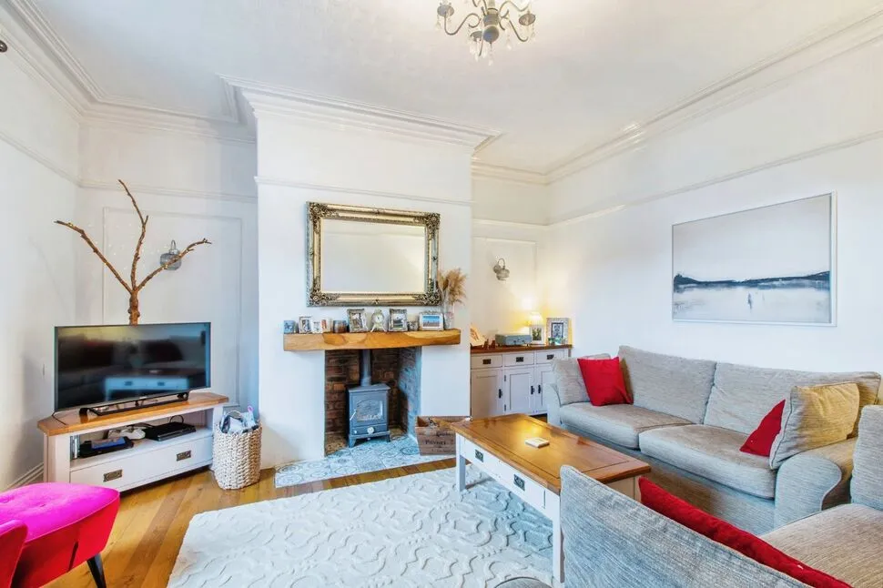 Victoria Road, Morley, West Yorkshire, LS27, photo 4