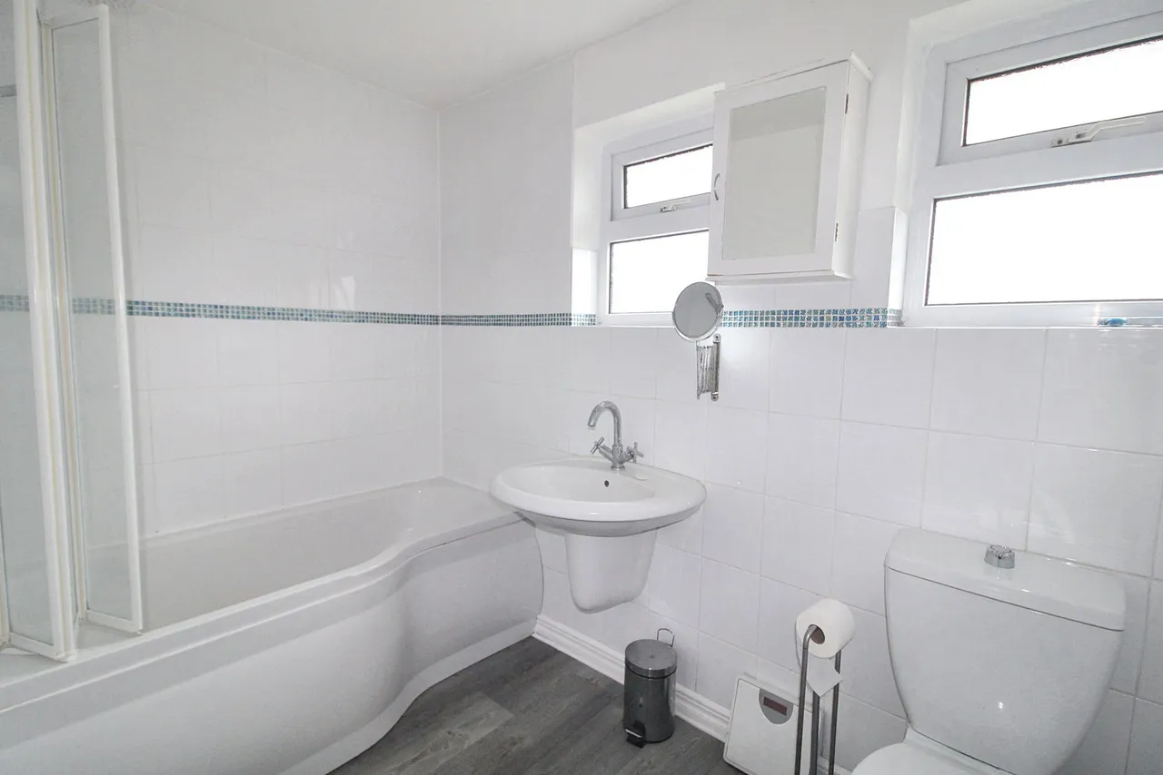 Rochdale Avenue, Calne, SN11, photo 18