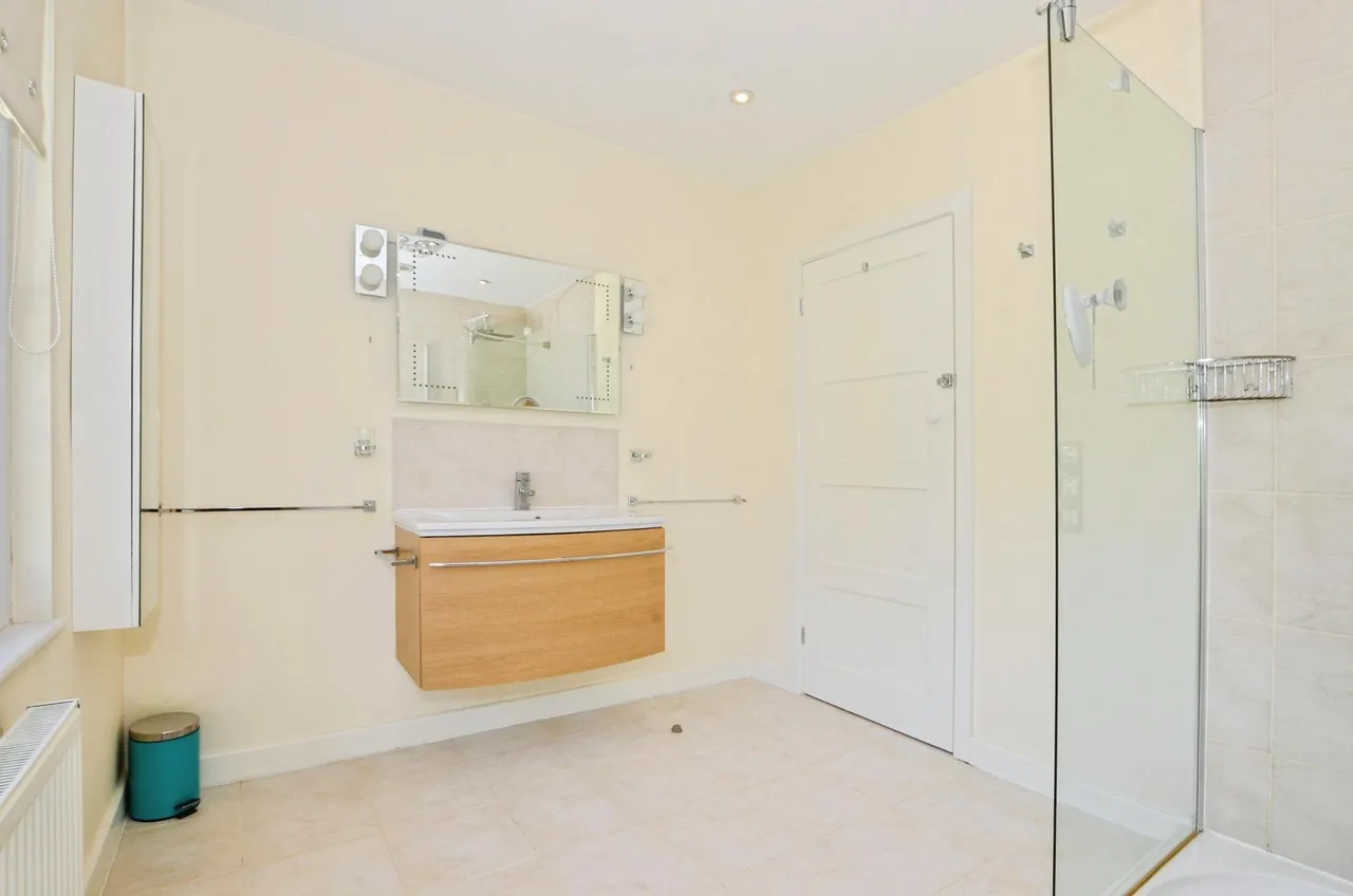 Canons Close, Radlett, WD7, photo 14