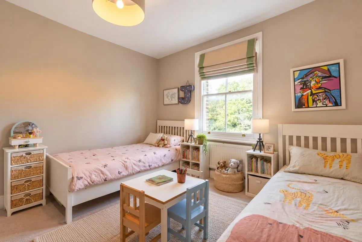 Grantham Road, London, W4, photo 15