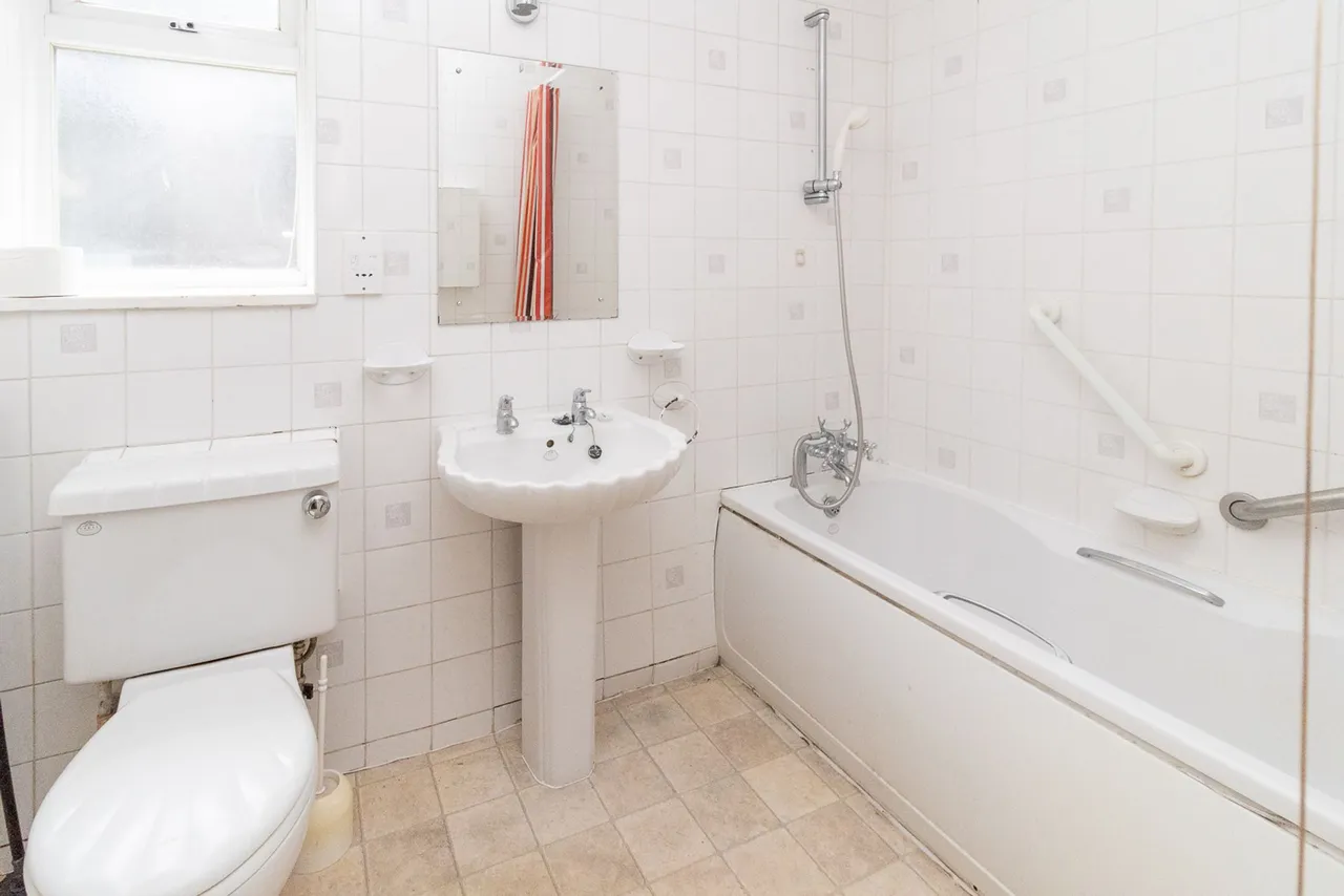 Penshurst Gardens, HA8, photo 7