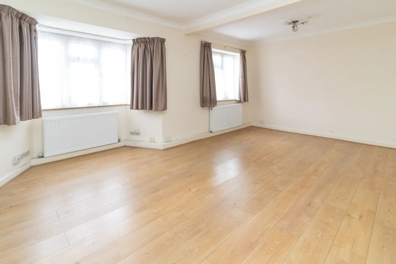 Penshurst Gardens, HA8, photo 2