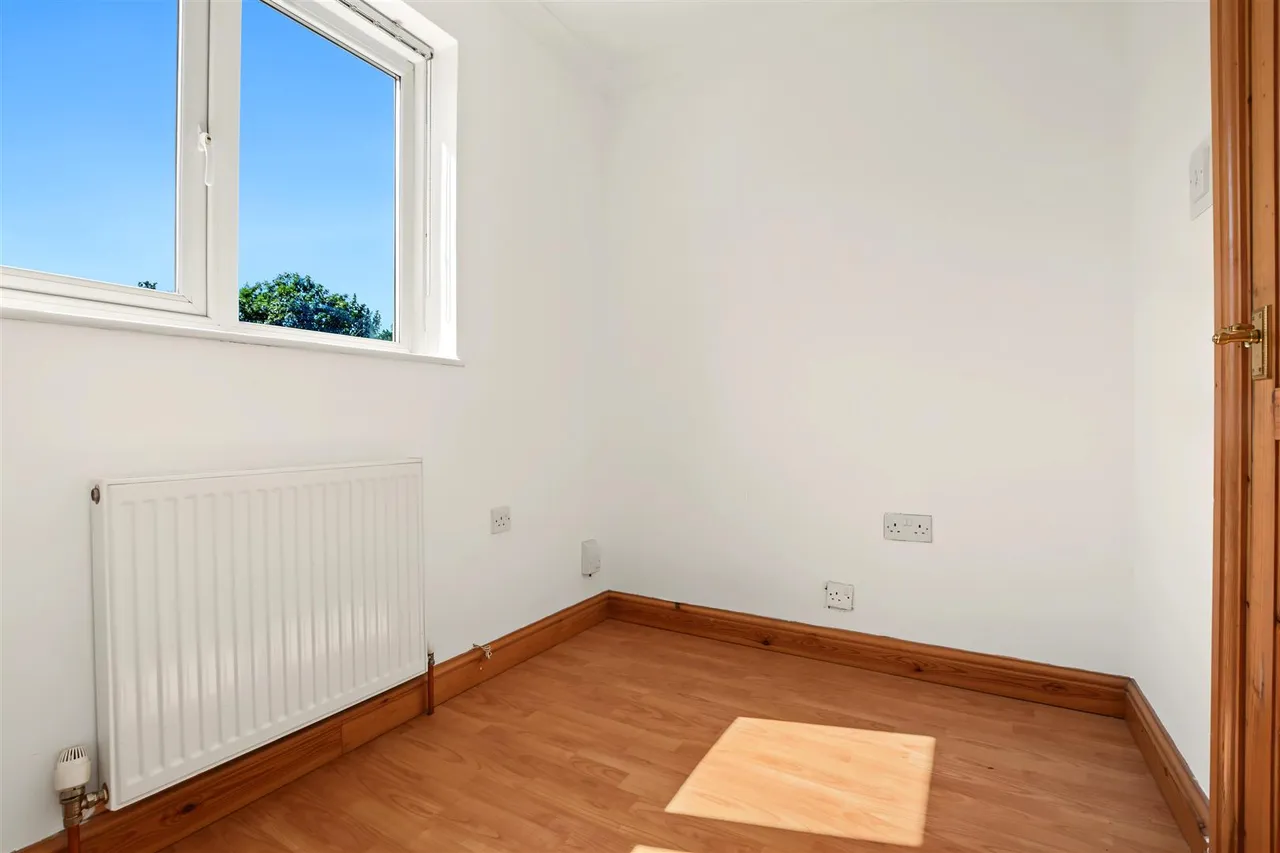 Lindisfarne Gardens, Nottingham, NG5, photo 9