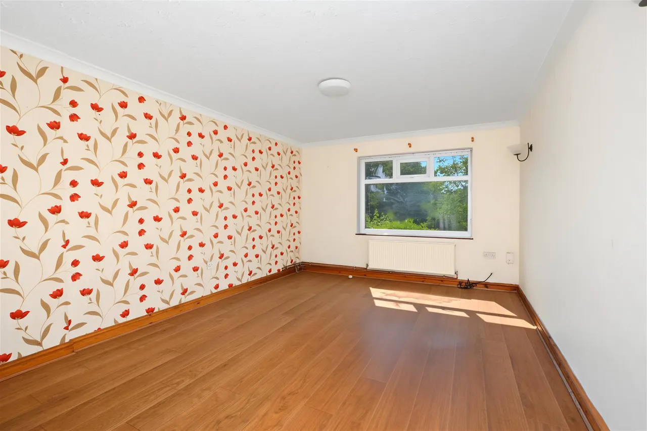 Lindisfarne Gardens, Nottingham, NG5, photo 5