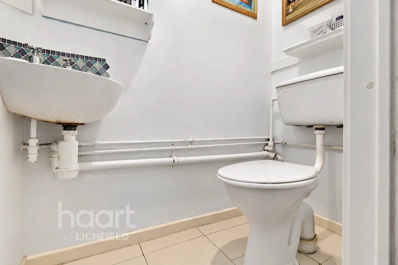 Lincoln Close, Lichfield, WS13, photo 6