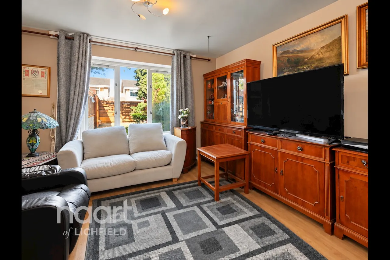 Lincoln Close, Lichfield, WS13, photo 5