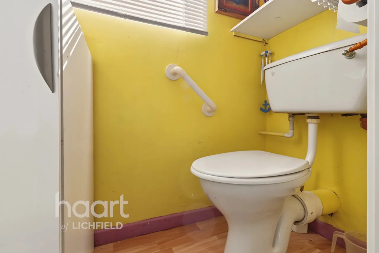 Lincoln Close, Lichfield, WS13, photo 10