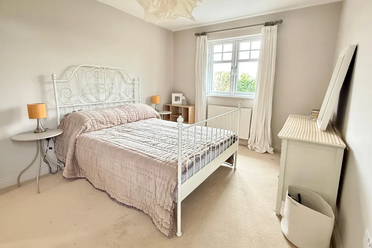 Broadshard Lane, BH24, photo 19