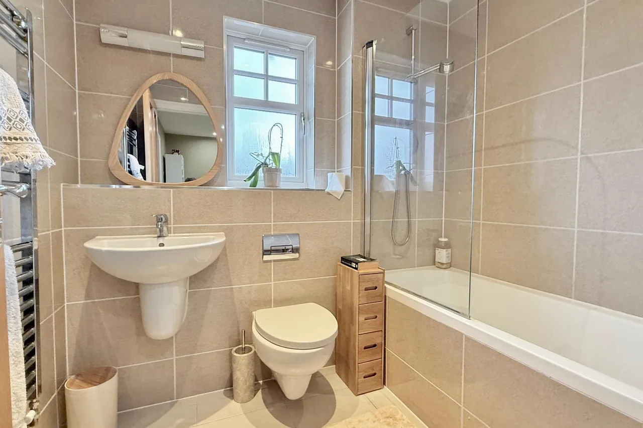 Broadshard Lane, BH24, photo 21