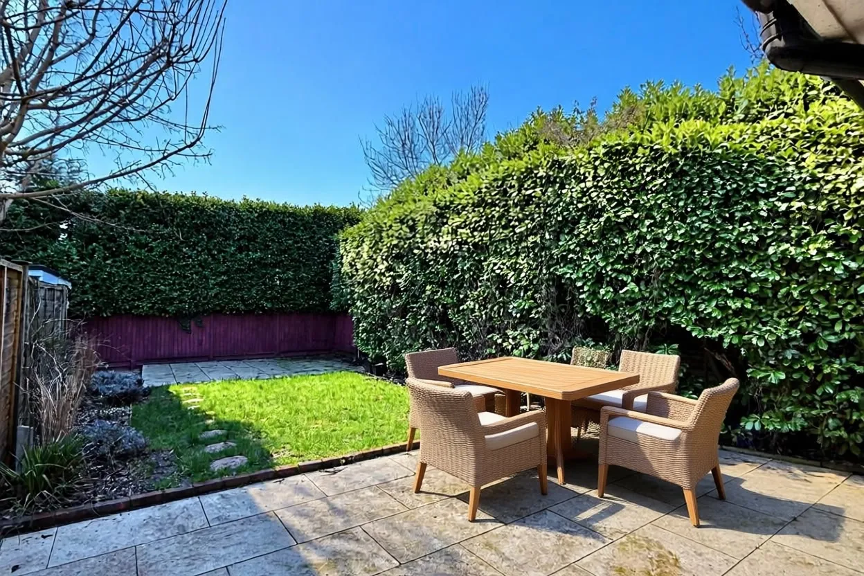 Broadshard Lane, BH24, photo 3
