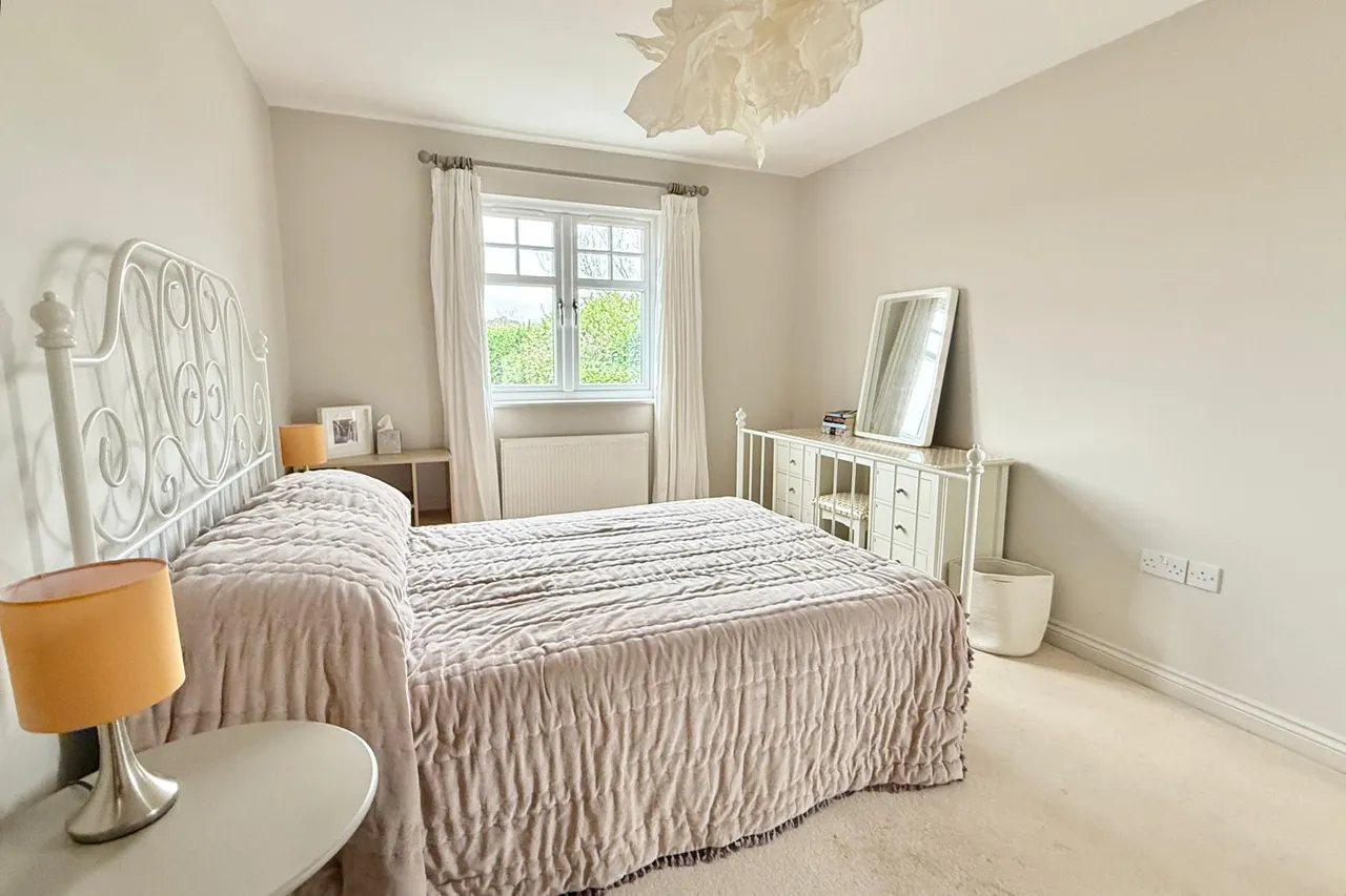Broadshard Lane, BH24, photo 18