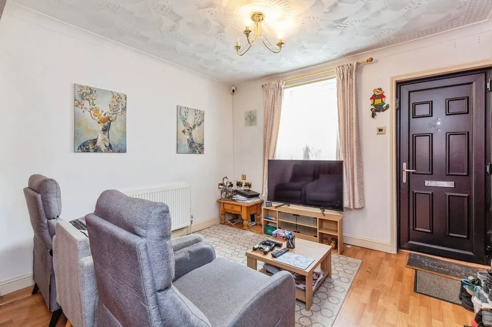Saxton Street, Gillingham, ME7, photo 2