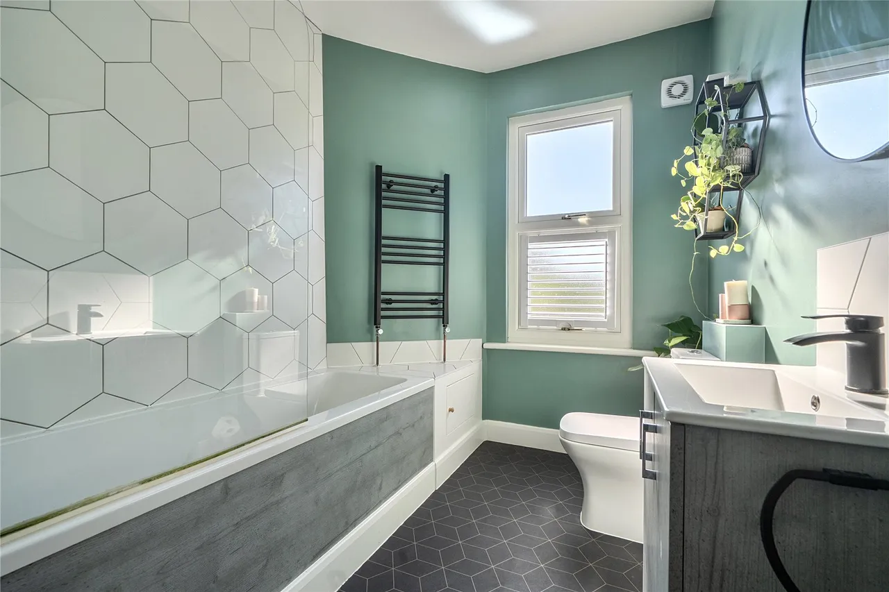 Douglas Road, Surbiton, KT6, photo 13