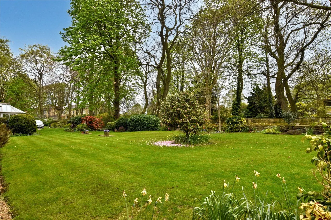 Ladywood Road, Oakwood, LS8, photo 9