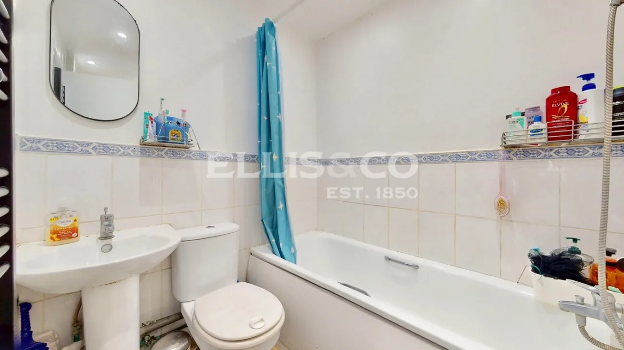 Wessex Lane, Greenford, UB6, photo 14